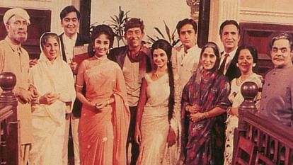 Bioscope with Pankaj Shukla for movie waqt released on July 30 in 1965 Sunil Dutt Raaj Kumar Sadhana Sharmila