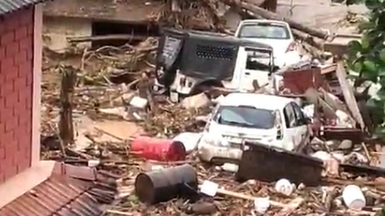 Massive waste management operation underway in landslides-hit region in Wayanad updates in Hindi