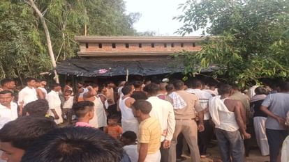 Mother and son died due to electric shock after high tension line broke and fell in buduan