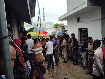 Balrampur: विवाद के दौरान ससुर ने बहू पर चाकू से किया हमला, मौके पर ही मौत Balrampur News: A man killed his daughter in law.