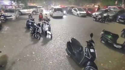 Delhi NCR Rain People get relief from humidity and heat due to rains