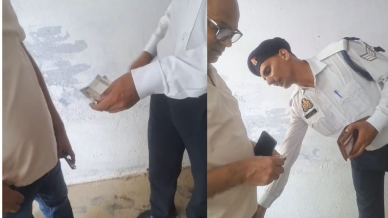 Chief constable traffic and head clerk suspended for taking bribe in Chandauli SP office