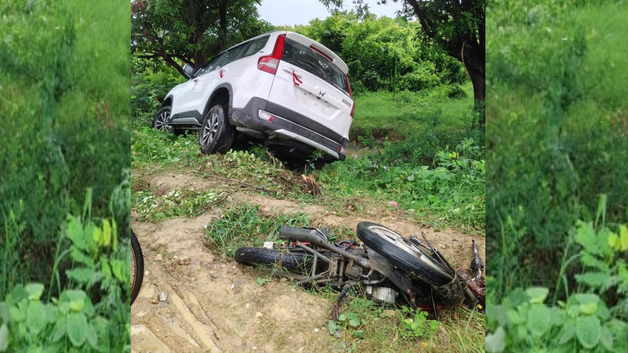 Gonda: A scorpio trampled a couple in Gonda on Babhnan gaur Marg.