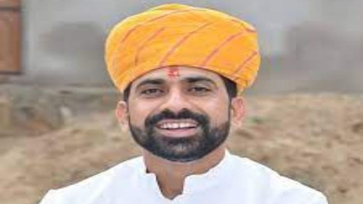 Rajasthan News MLA Manish Yadav Demands to Double Scooties for Meritorious Students of All Section and OBC