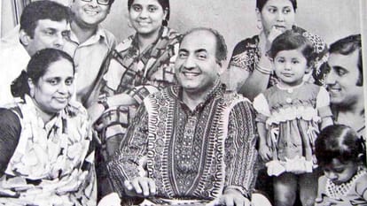 Mohammed Rafi death anniversary special singer got emotion during singing know life story