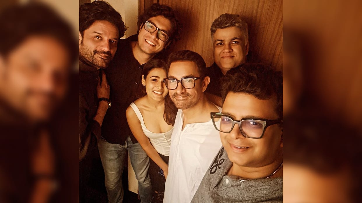 Aamir Khan Celebrates son Junaid Khan Jaideep Ahlawat Shalini Pandey film Maharaj Success see unseen photo