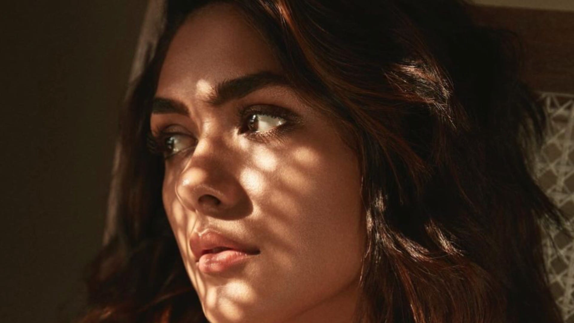 Mrunal Thakur celebrating her birthday today click here to know about her net worth and career