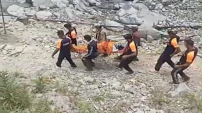 Stones fell from the hill on a group of pilgrims going to Manimahesh five injured