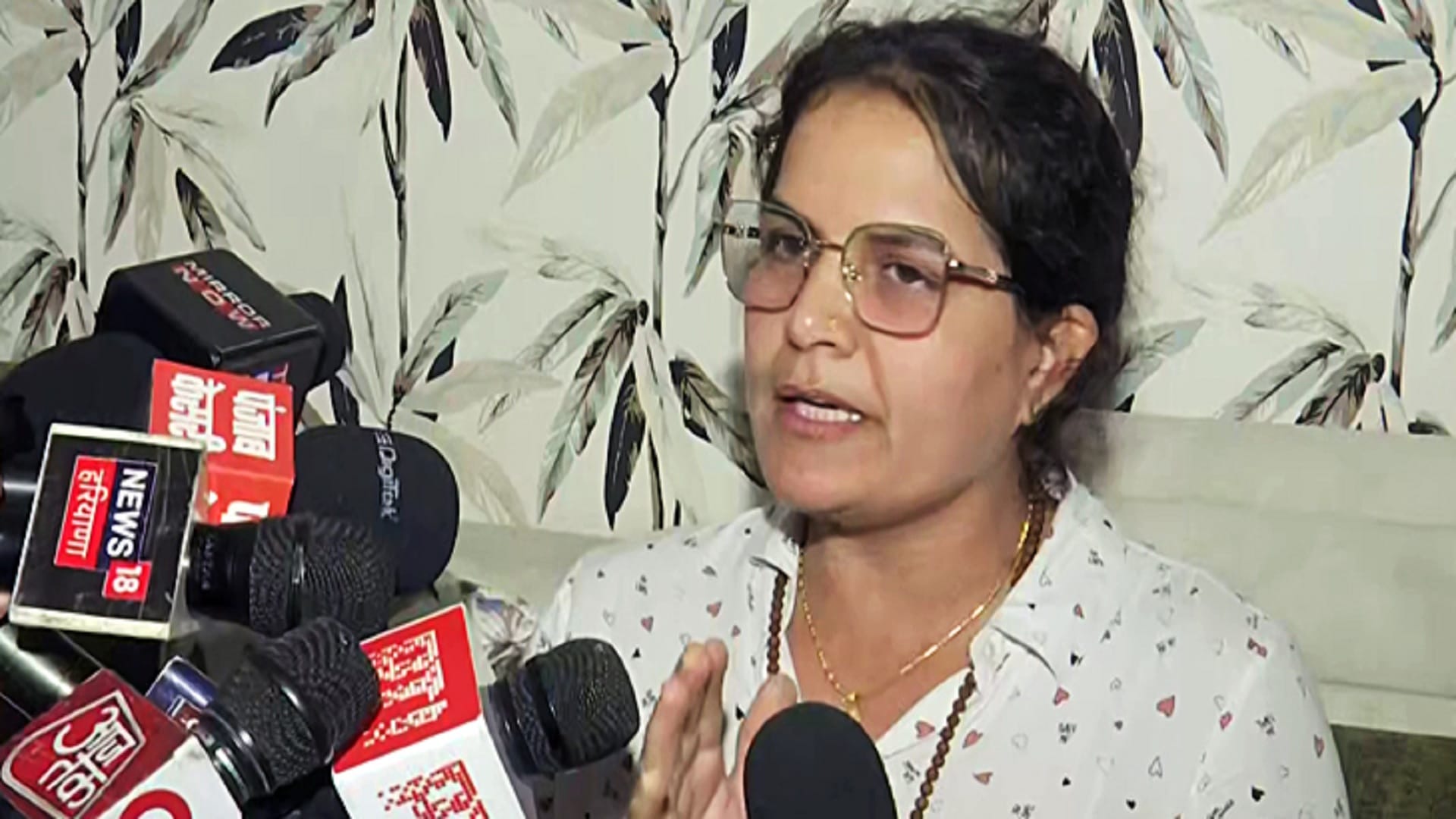 Paris Olympics 2024 Manu Bhaker mother left her job as a lecturer to raise him