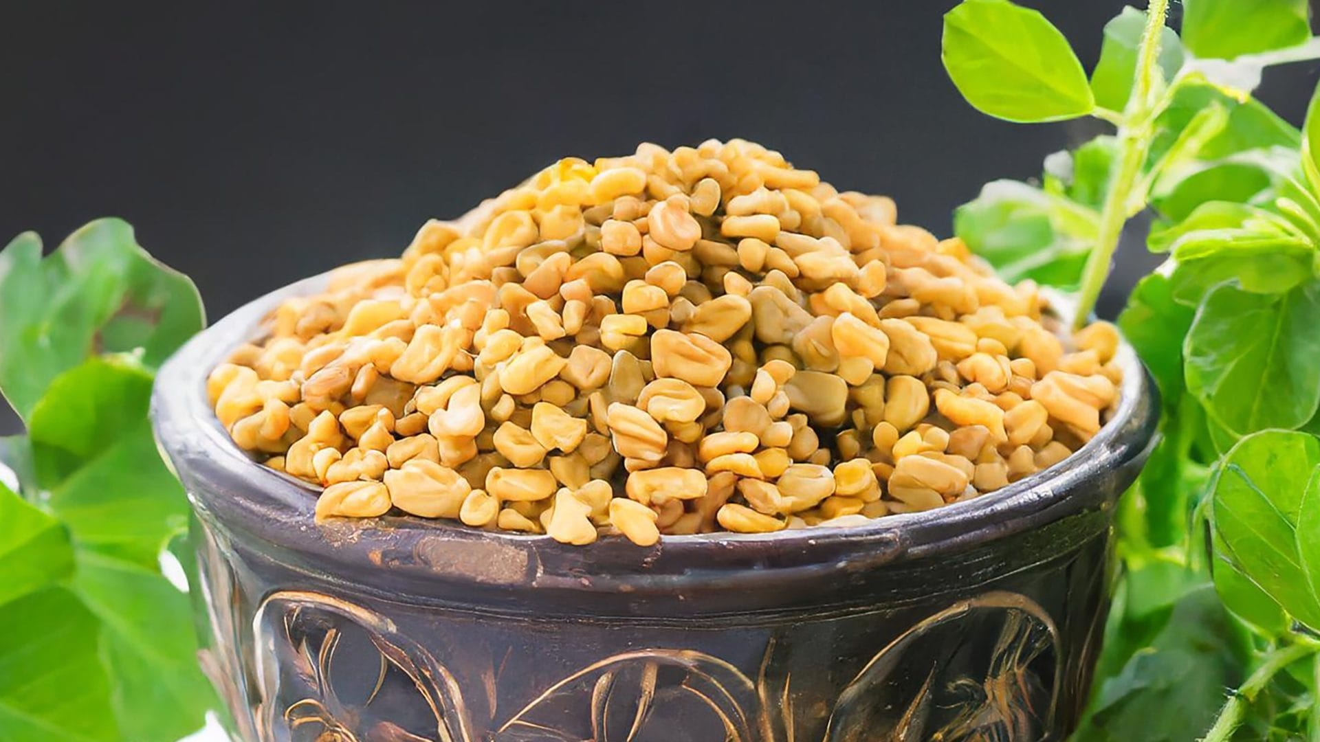 how to control hair fall baal jhadne par methi ke dane kaise use kare in hindi