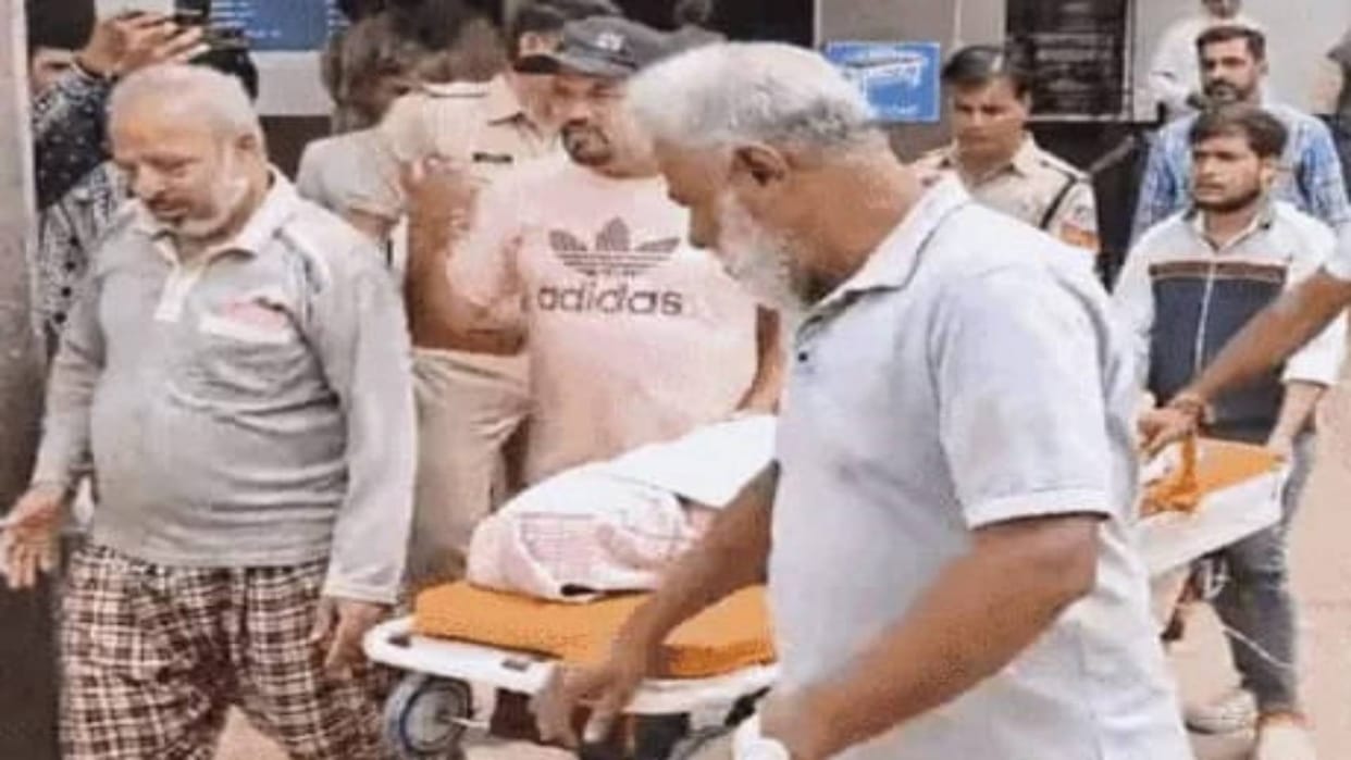 Neemuch Accusing girl of cheating in love Congress leader stabbed her seven times critical condition