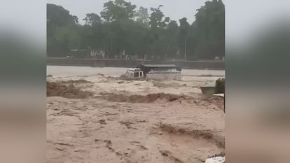 Uttarakhand Weather Kanwar pilgrims Truck swept away from Kharkhari Sukhi Nadi flood heavy rain in Haridwar