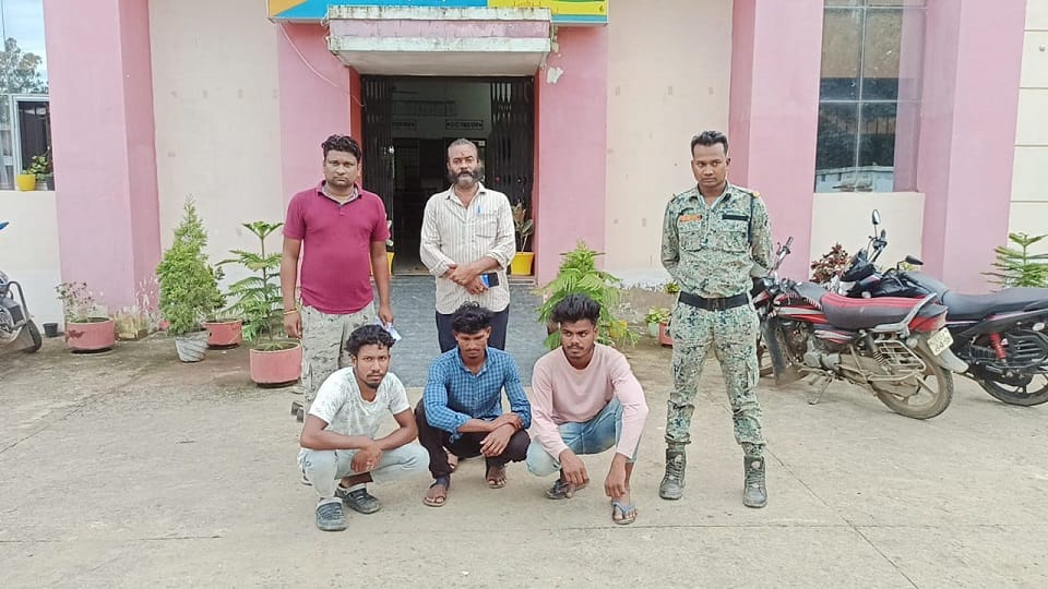 पुलिस ने आरोपियों को भेजा
