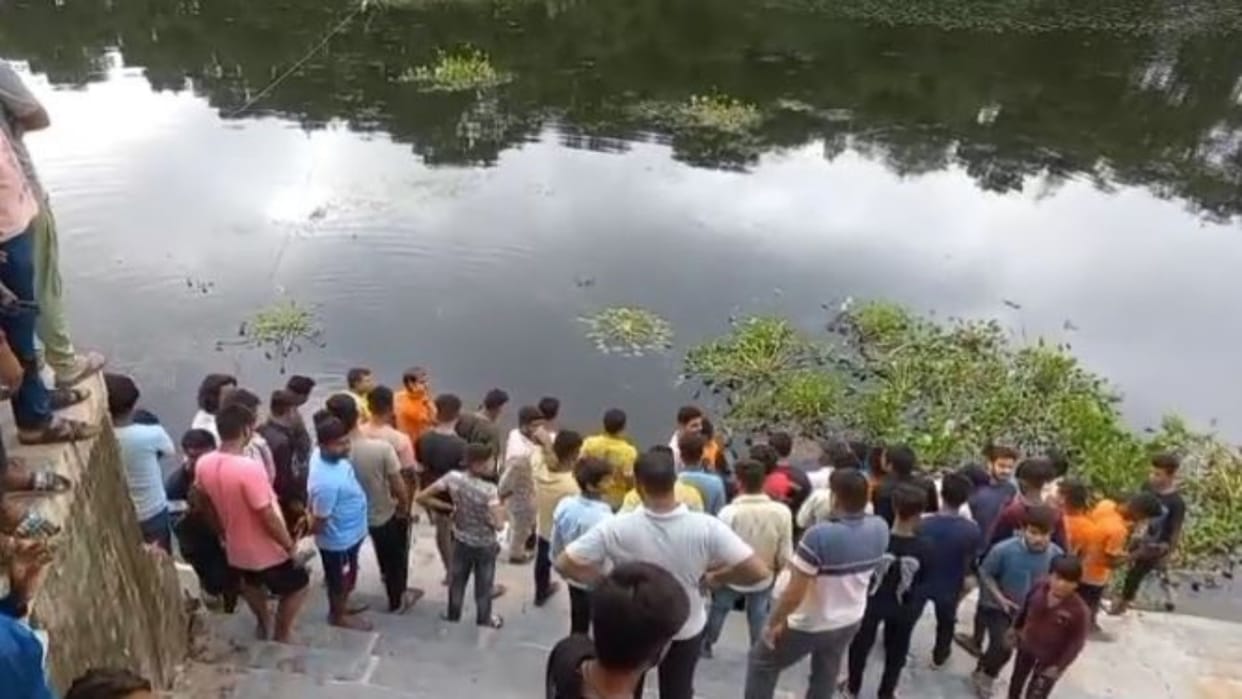 Chittorgarh: Dead bodies of couple found floating in the river, suspicion of suicide due to their hands tied