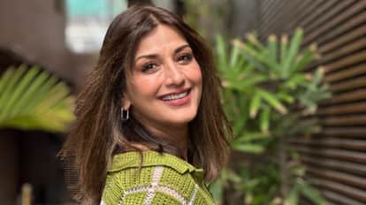 When Saroj Khan Got Angry At Sonali Bendre And Said Heroine Ko To Naachna Bhi Nahin Aata