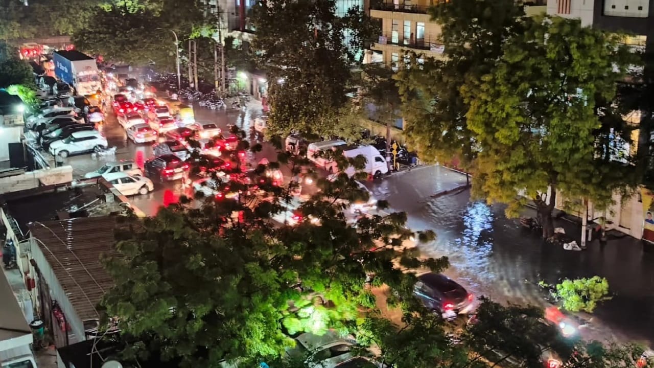 Delhi NCR Rain People get relief from humidity and heat due to rains