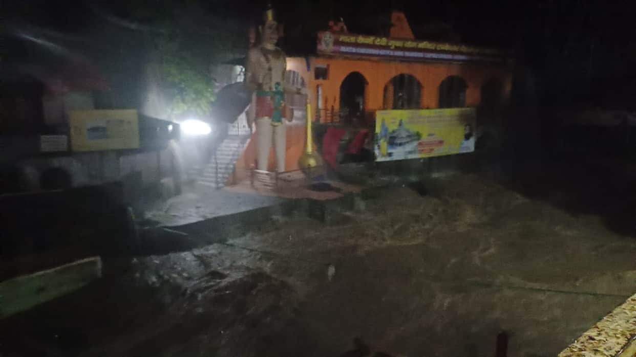 Dehradun Rainfall Tamsa river overflowed , water reach hall of Tapkeshwar temple alert