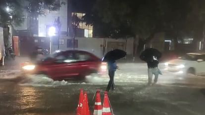 Delhi NCR Rain People get relief from humidity and heat due to rains