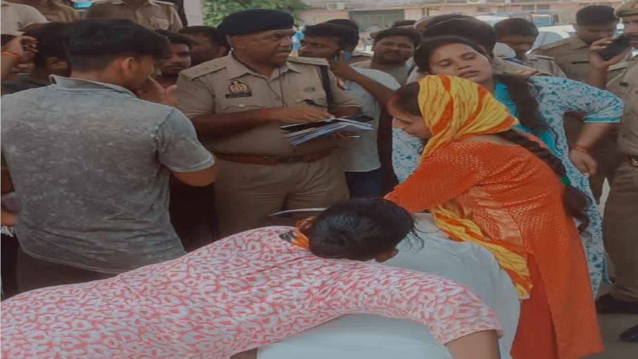 Class 11 student stabbed to death in Deoria, there were marks on three or four places on her body