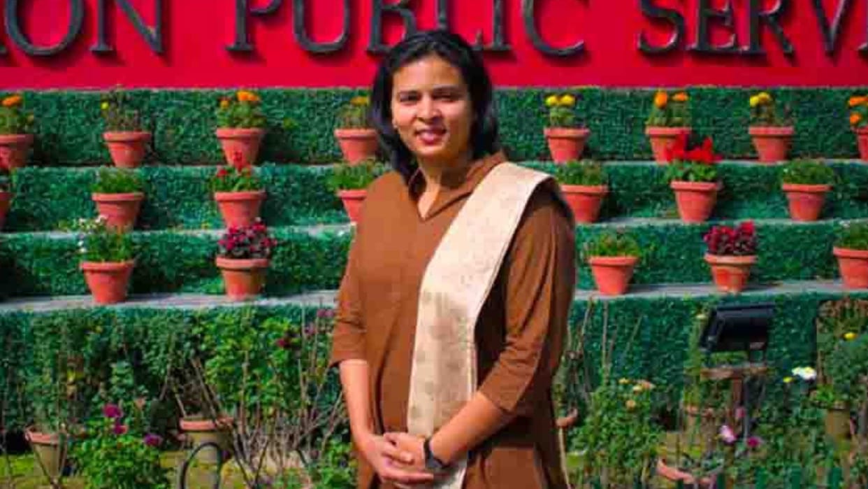 Arfa Usmani of Varanasi becomes IPS happy atmosphere in the family