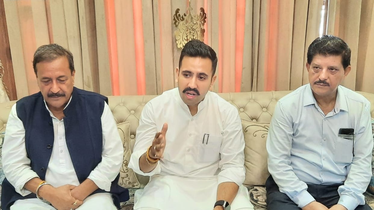 Vikramaditya singh said- Villages with a population of more than 100 will be connected with roadin pmgsy