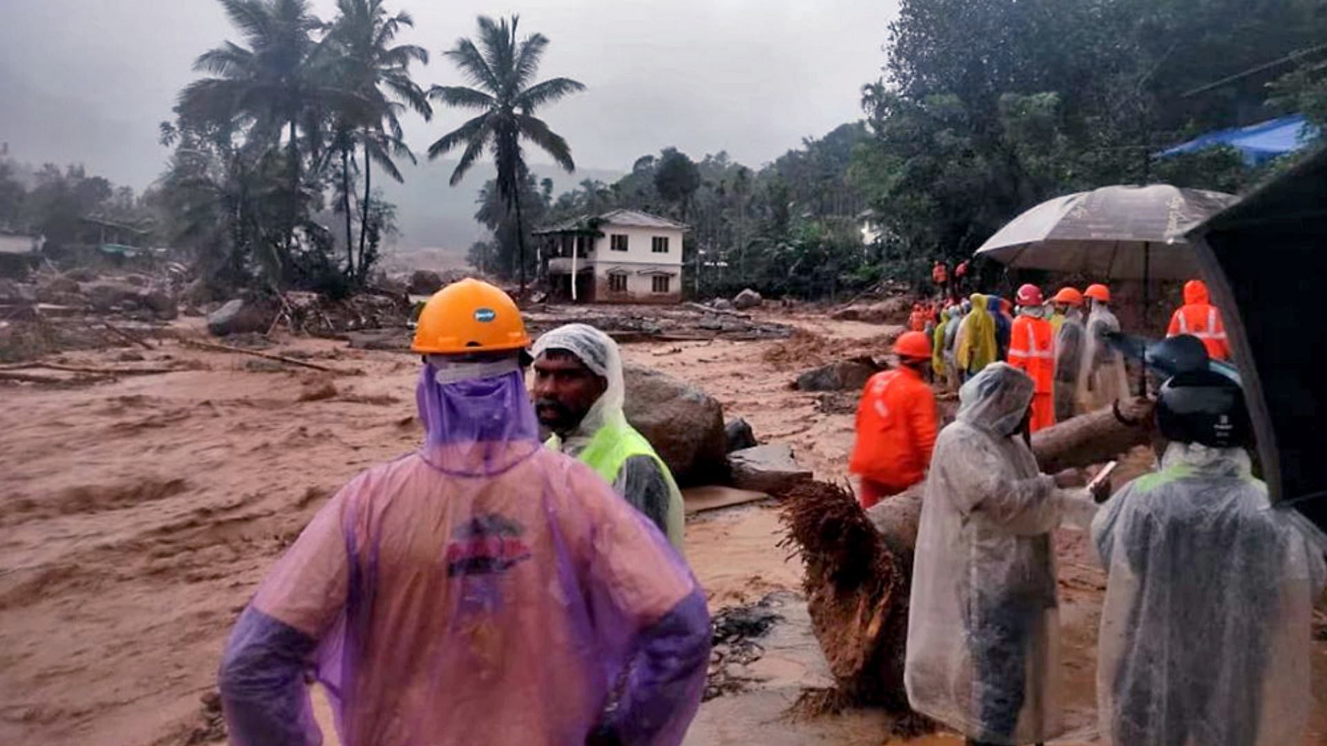 Armys Jaki Dixie And Sara Search For Life Under Rubble In Landslides ...