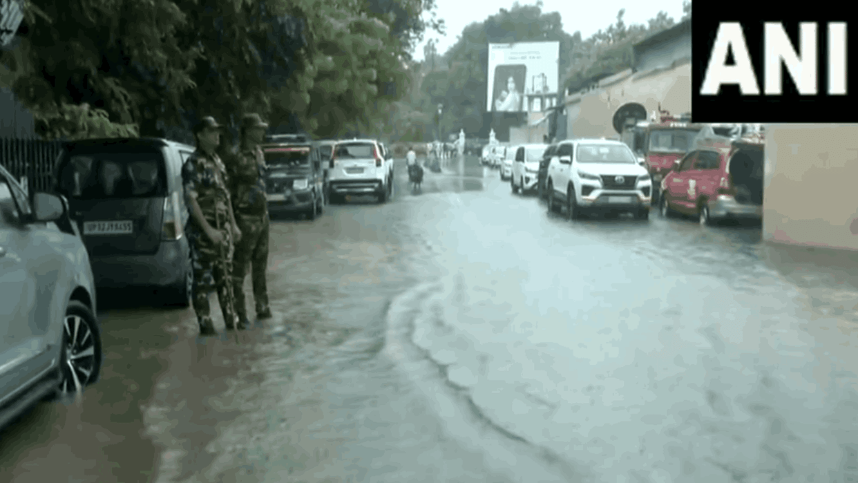 assembly premises were flooded Due to heavy rains in Lucknow