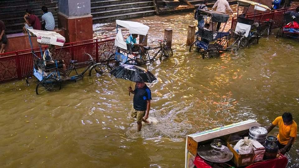 Delhi again flooded due to heavy rain, roads became ponds; Pictures will tell the condition of the capital