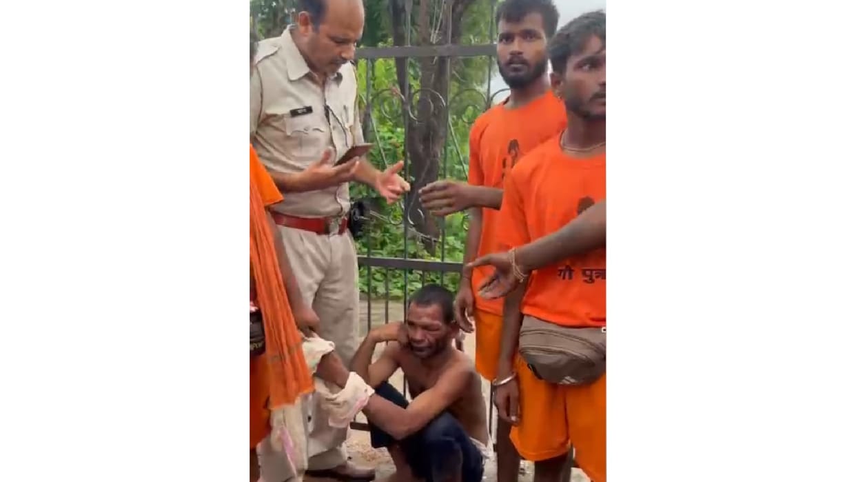 Alwar News: Kanwar of young man coming from Haridwar to Alwar broken Kanwariyas caught accused and beat him