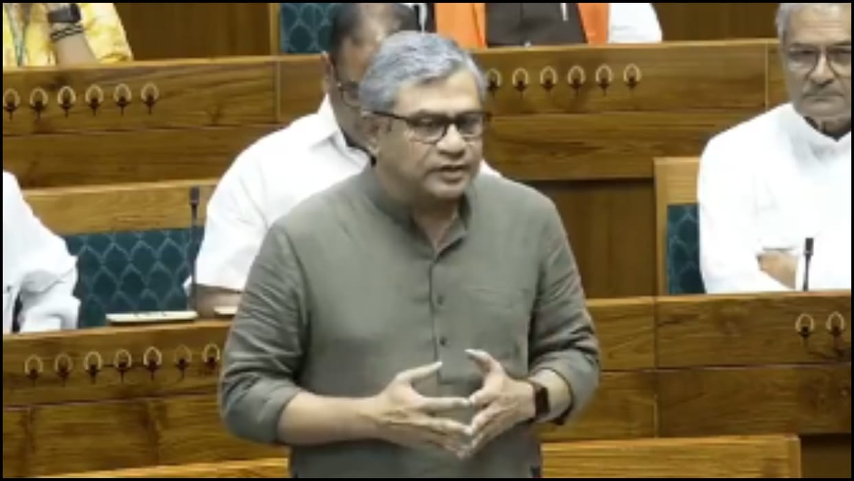 Lok Sabha Opposition reacts on train accidents railway minister ashwini vaishnav reply news in hindi