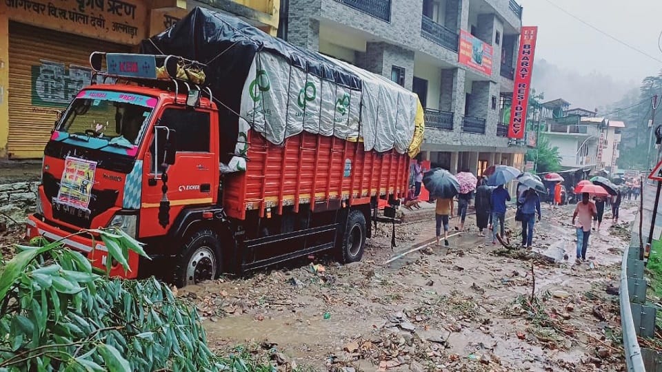 Damage due to heavy rain in Jageshwar Dham almora