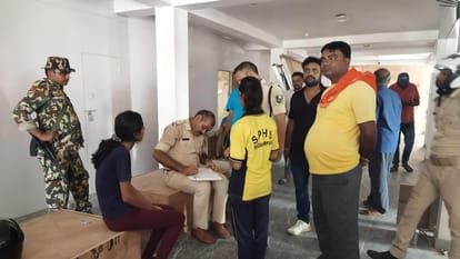 Bihar News : Bihar Police investigate after found dead body of a student in hostel of Muzaffarpur.
