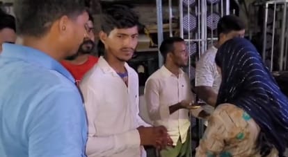 राजेश ने अपनी पत्नी की शादी उसके प्रेमी से करवा दी।