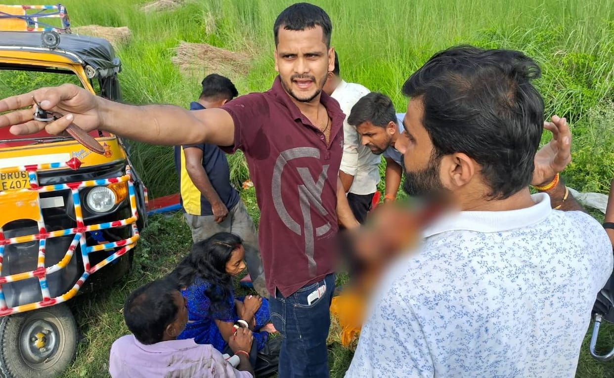 Bettiah Scorpio collided with tempo from front seven people including four Anganwadi workers were injured