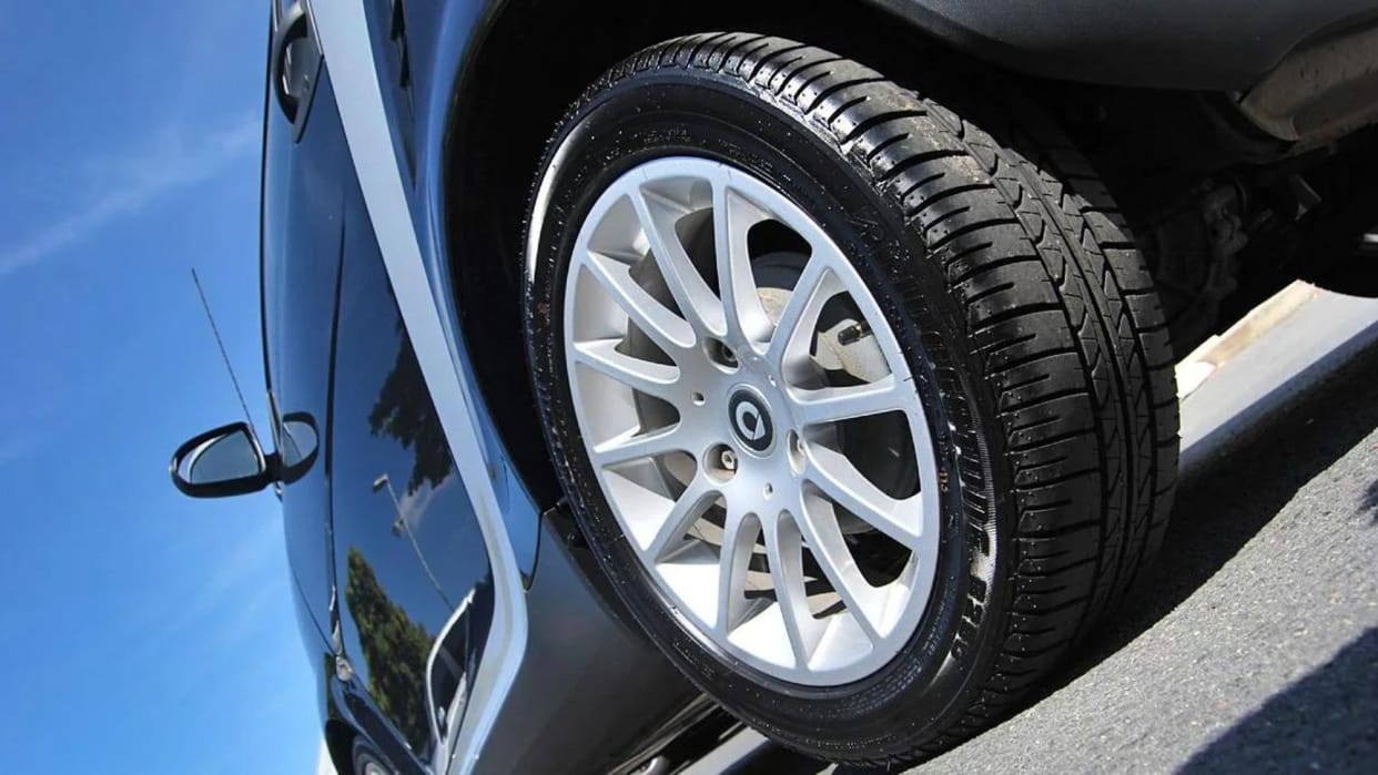 nitrogen gas or normal which air is best for car tyres