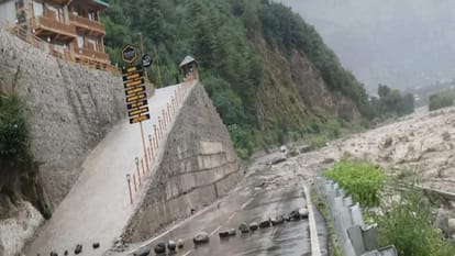 तस्वीरों में देखें हिमाचल की तबाही: 5 जगह बादल फटे...मकान-पुल और सड़कें बही, परिवार के 7 लोगों समेत 50 लापता Himachal Cloudburst Devastation in Himachal Through Pictures Houses Roads Swept Away many Missing