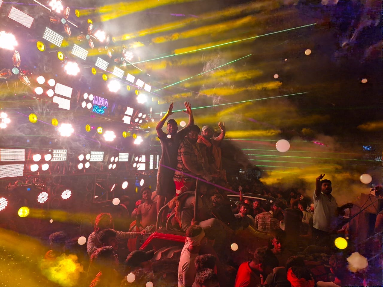 DJ Competition In Kanwar : DJ Surgeon and Ravan competition in Meerut, video