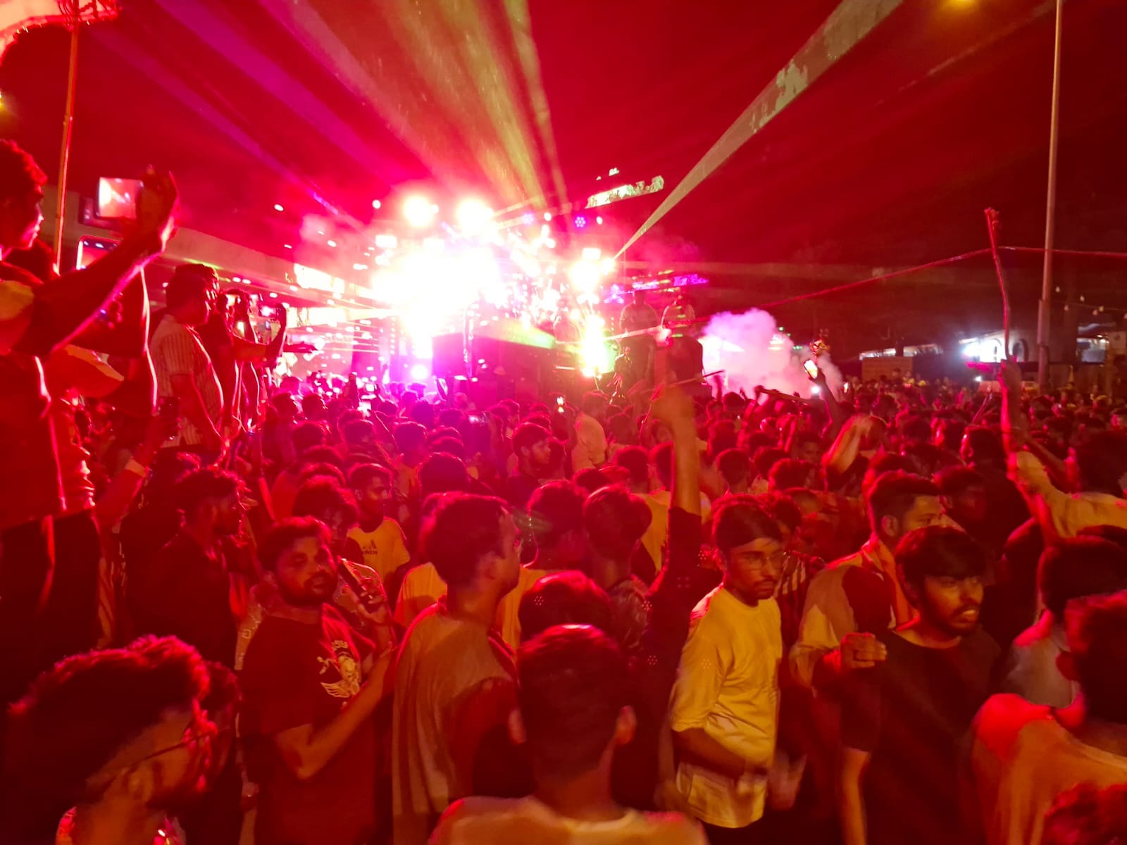 DJ Competition In Kanwar : DJ Surgeon and Ravan competition in Meerut, video