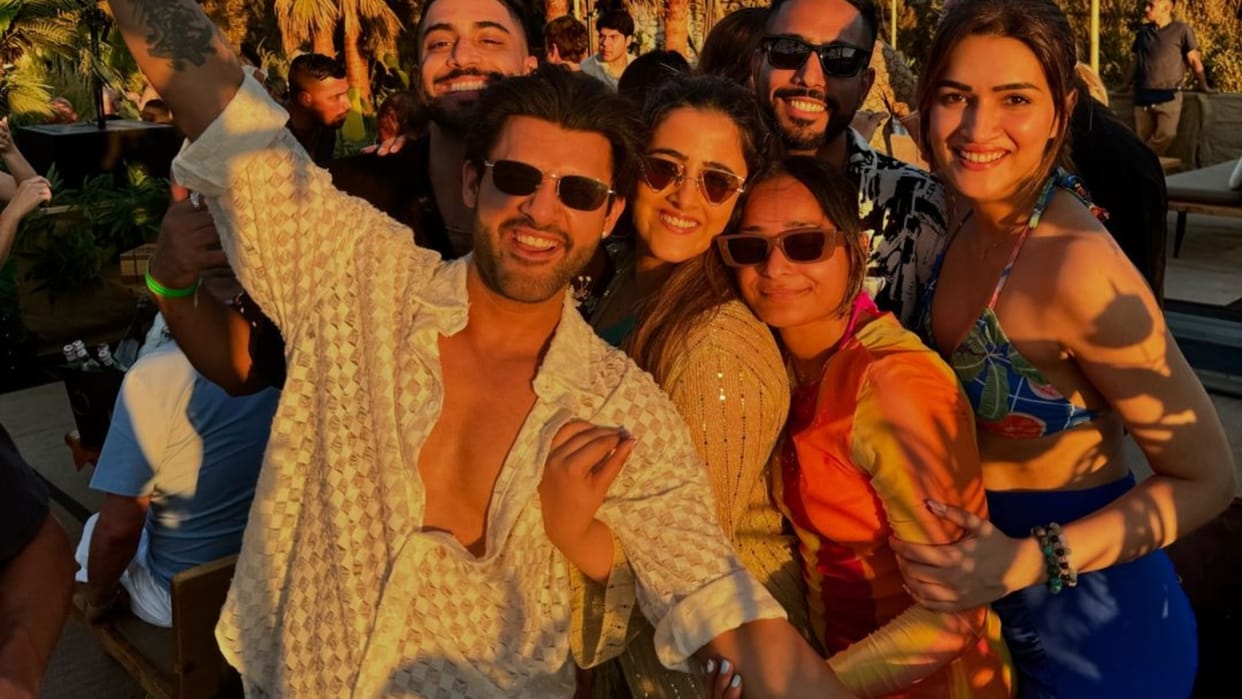 Kriti Sanon Dines With Rumoured Boyfriend Kabir Bahia in New Pics But new photos Notices Something Else report