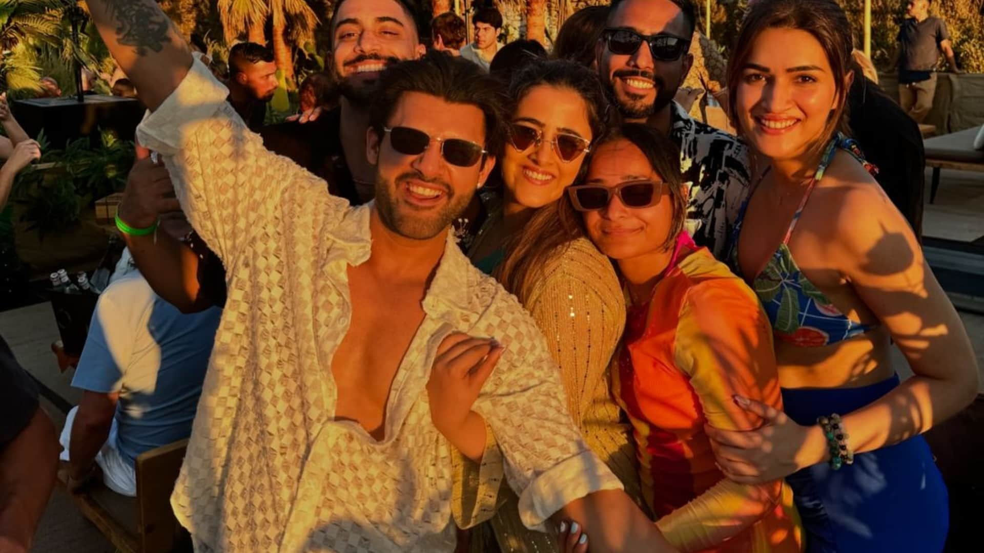 Kriti Sanon Dines With Rumoured Boyfriend Kabir Bahia in New Pics But new photos Notices Something Else report