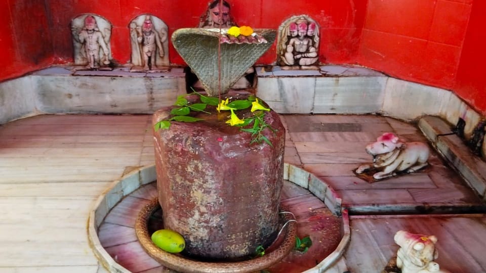 Faith: 1800 year old Shivling, doing Jalabhishek will shower the blessings of Bhole