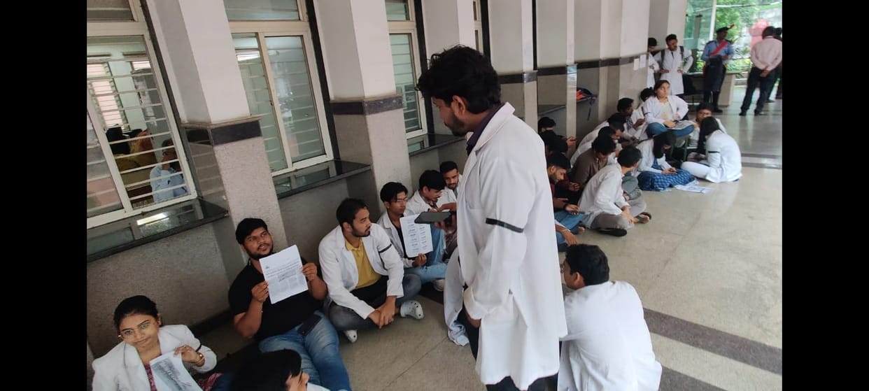 Hamidia's intern doctors on strike for increase in stipend, patients' problems increased
