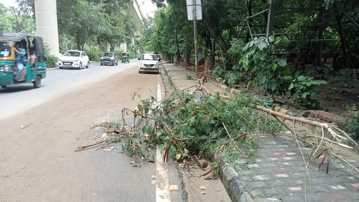 Current spread in rain water near IFFCO Chowk Metro Station in Gurugram three died due to electrocution