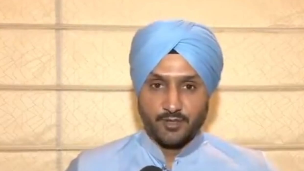 Harbhajan Singh slammed a Pakistani journalist who tried to mock him for raising security concerns in Pakistan