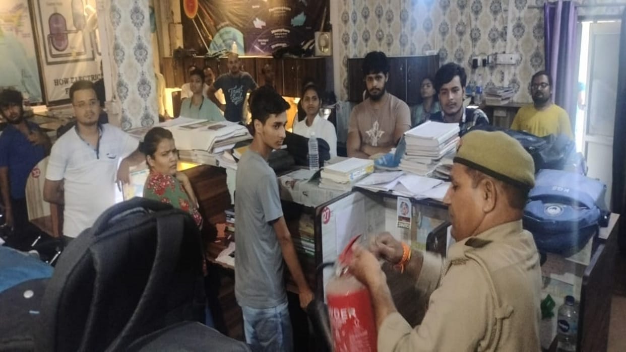 Administration woke up after Delhi accident, six libraries running in basement and coaching sealed