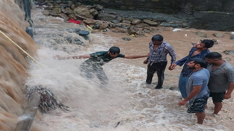 Uttarakhand Weather: Dirty water entered houses after heavy rains in nainital