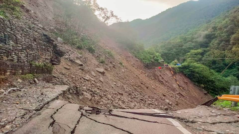 Cloudburst in Kedarnath affected People told aapbiti of Disaster Horrible Night Photos