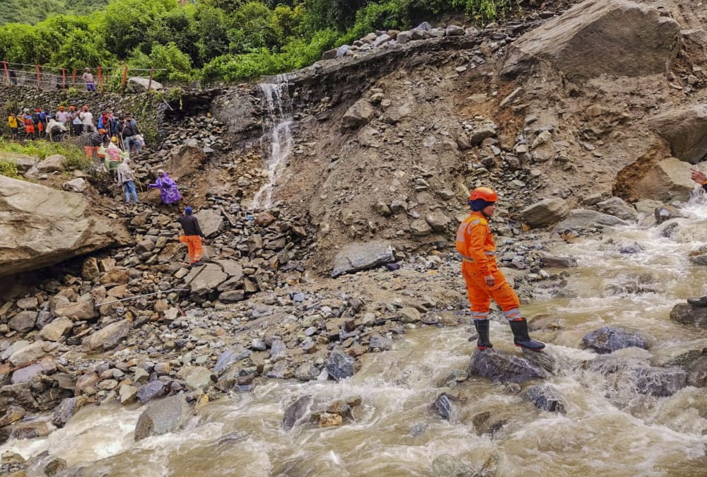 Cloudburst in Kedarnath affected People told aapbiti of Disaster Horrible Night Photos