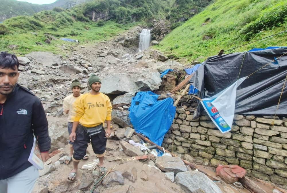 Cloudburst in Kedarnath affected People told aapbiti of Disaster Horrible Night Photos