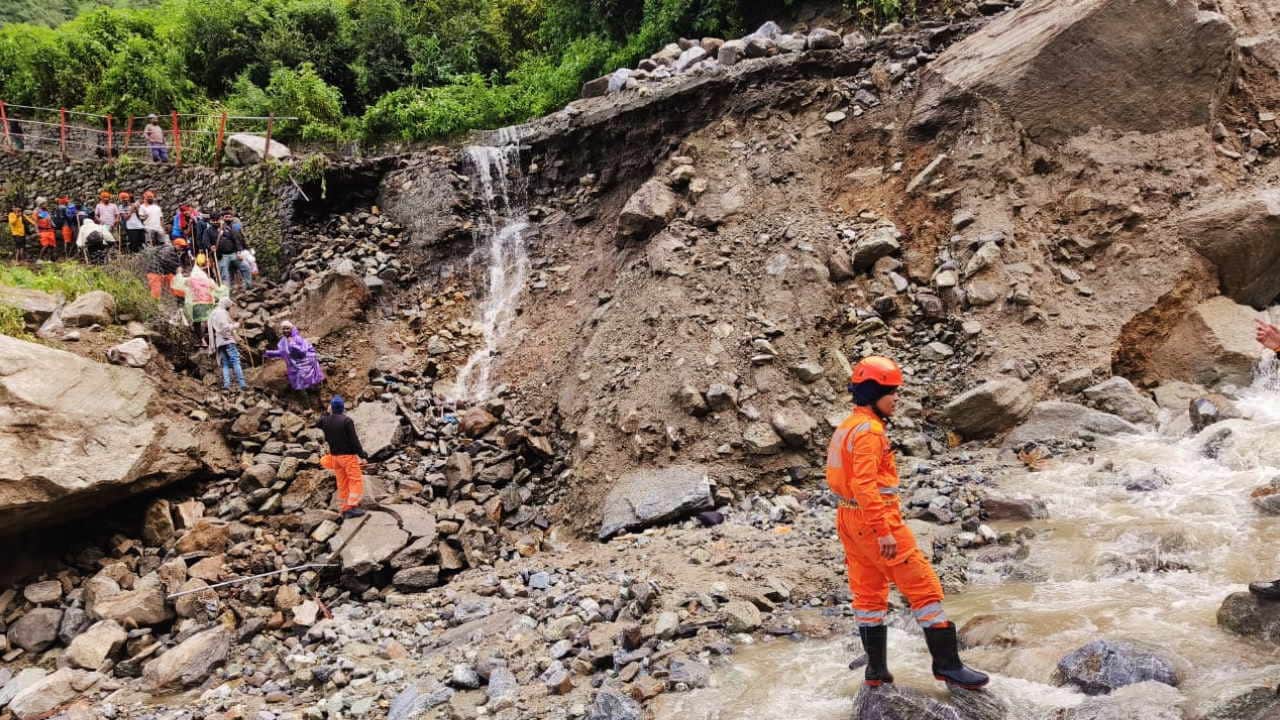 Kedarnath cloudburst rescue Second Day people missing dead Uttarakhand Disaster Watch Photos